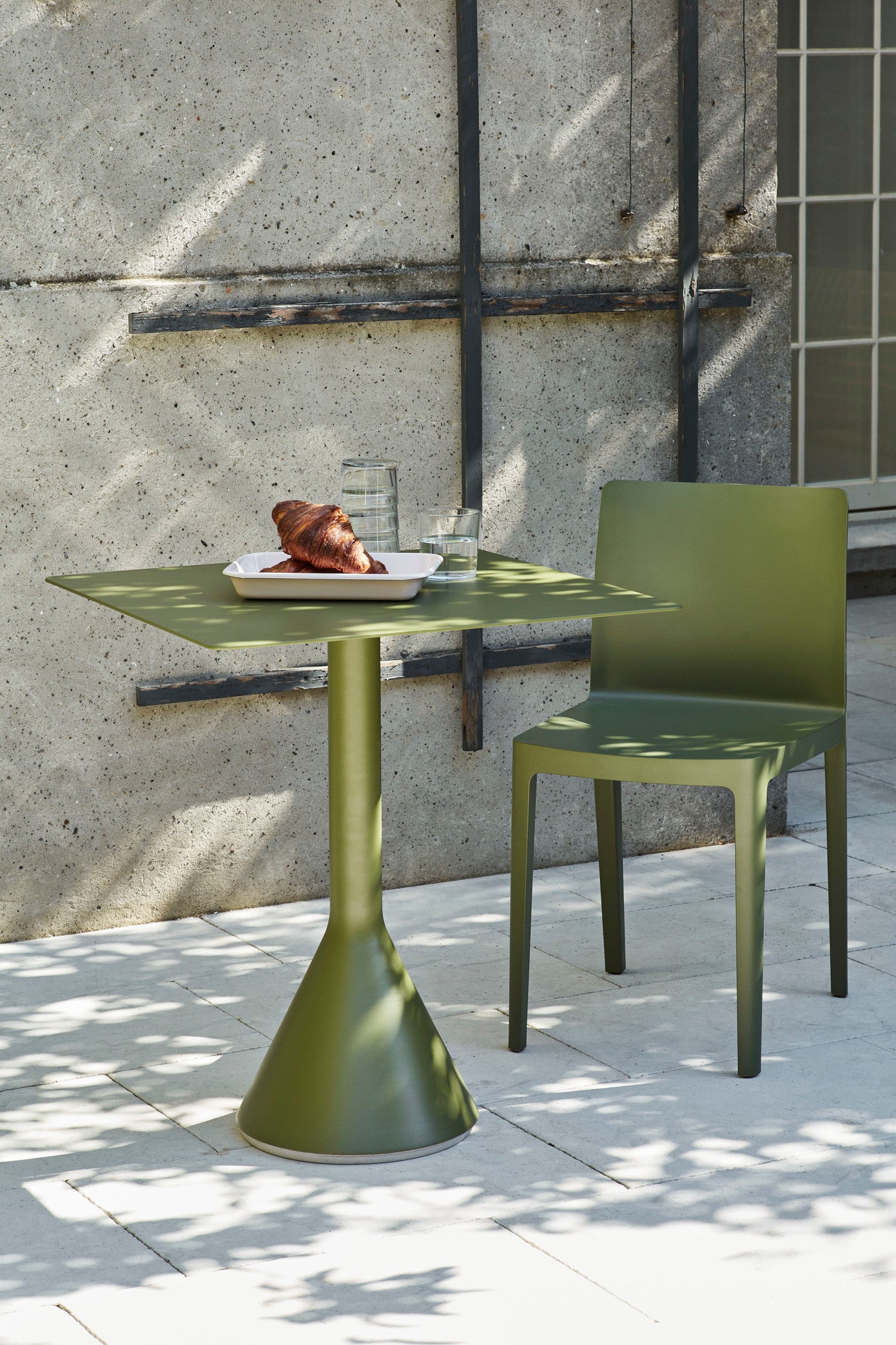 HAY（ヘイ）PALISSADE（パリサード）/ CONE TABLE / L65 x W65 x H74 cm