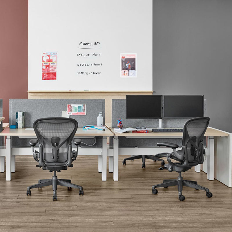 Herman Miller（ハーマンミラー） アーロンチェア リマスタード / フレーム カーボン×ベース サテンカーボン