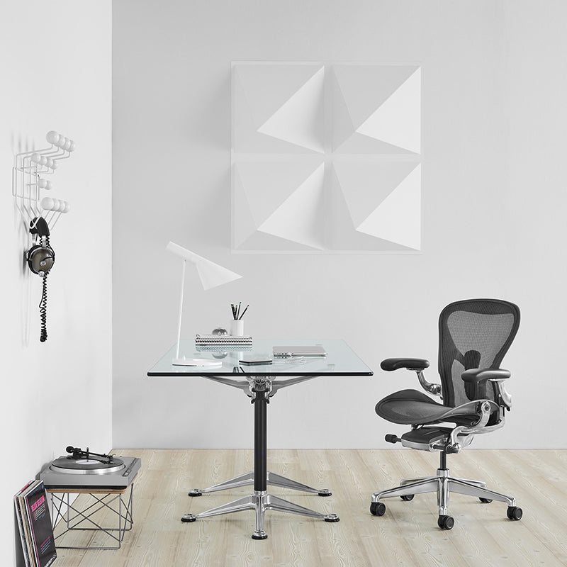 Herman Miller（ハーマンミラー） アーロンチェア リマスタード / フレーム カーボン×ベース サテンカーボン