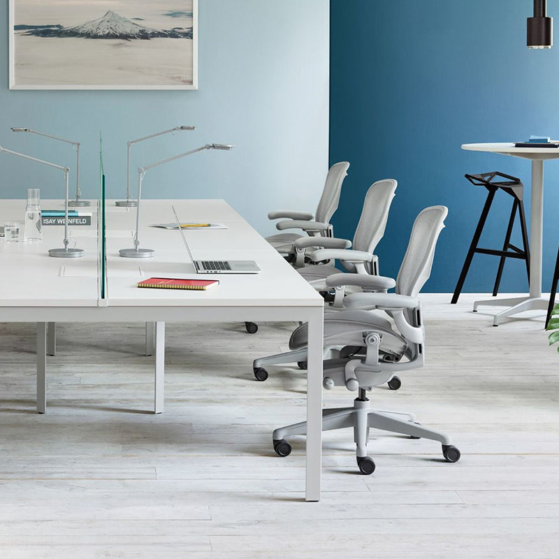 Herman Miller（ハーマンミラー） アーロンチェア リマスタード / フレーム カーボン×ベース ポリッシュドアルミニウム